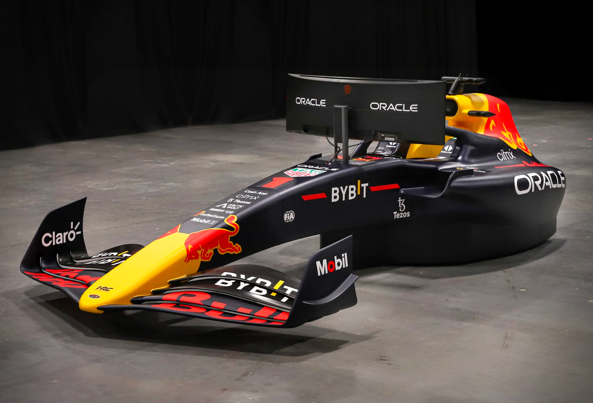 Simulador De Corrida - Red Bull F1 Racing Simulator | Image